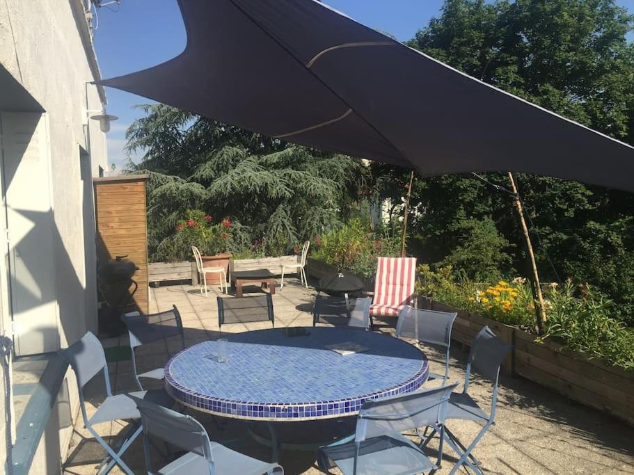 Villa Les Terrasses Dans La Nature Avec Piscine A 2 Pas De Lyon, Metro A 15Mn A Pied Pour Lyon Centre En 10Mn Ou Bus A 300M Pour Lyon Centre أولينز المظهر الخارجي الصورة